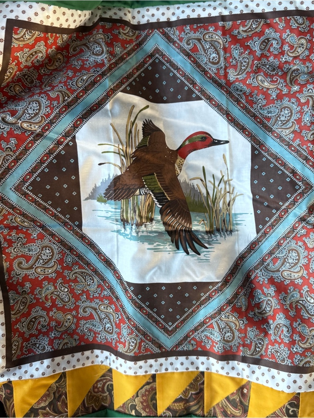 Green Patchwork Fowl bird Quilt with Yellow Accent Border - handmade - Picture 9 of 16